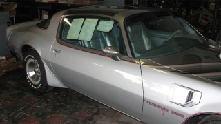 Illustration for article titled One last chance at a brand new 1979 Pontiac Trans Am from the showroom floor